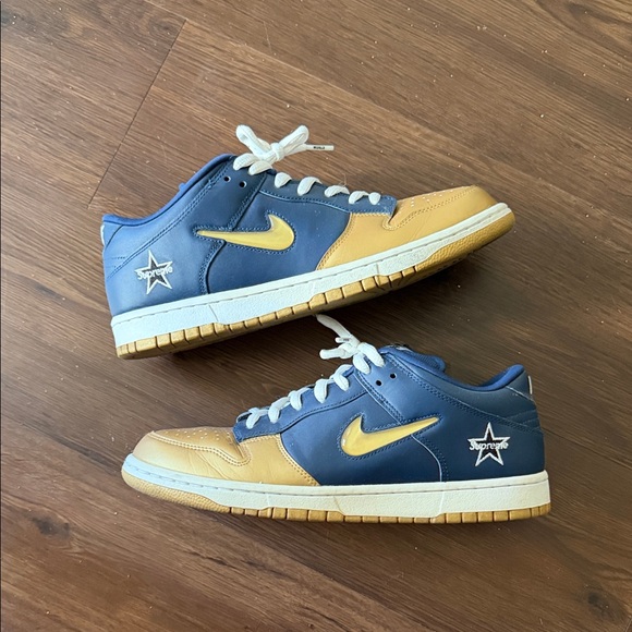 Nike SB Dunk Low supreme Blue and Gold Sneakers - Picture 7 of 7